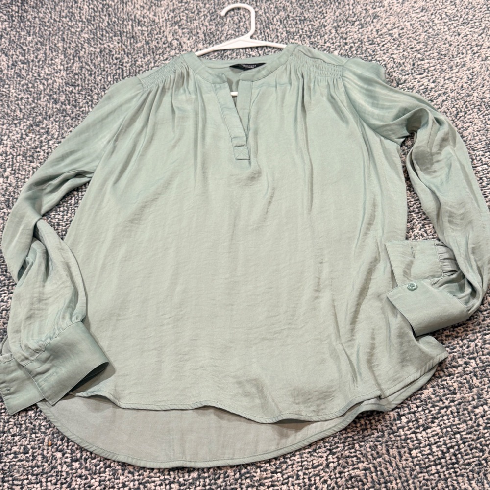 Simply Vera Vera Wang Sage Green Smocked Shoulder Long Sleeve Blouse XS